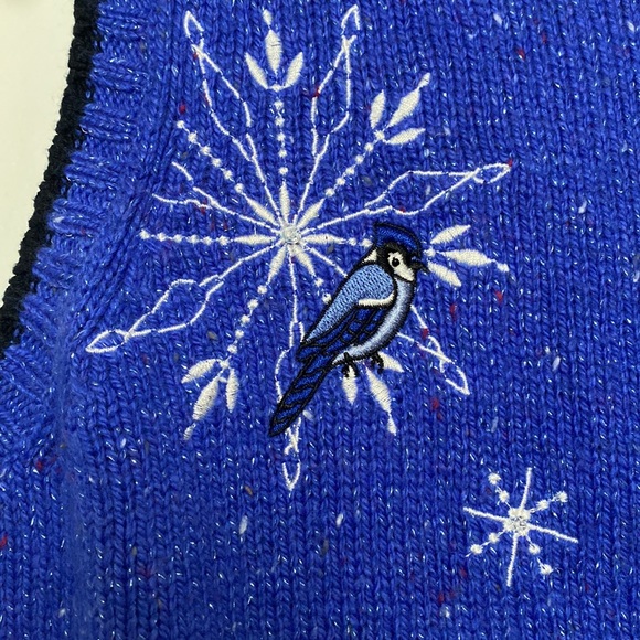 Embroidered Sweater Vest Women SZ M Blue Jays Birds Snowflakes Sparkle - Picture 6 of 15